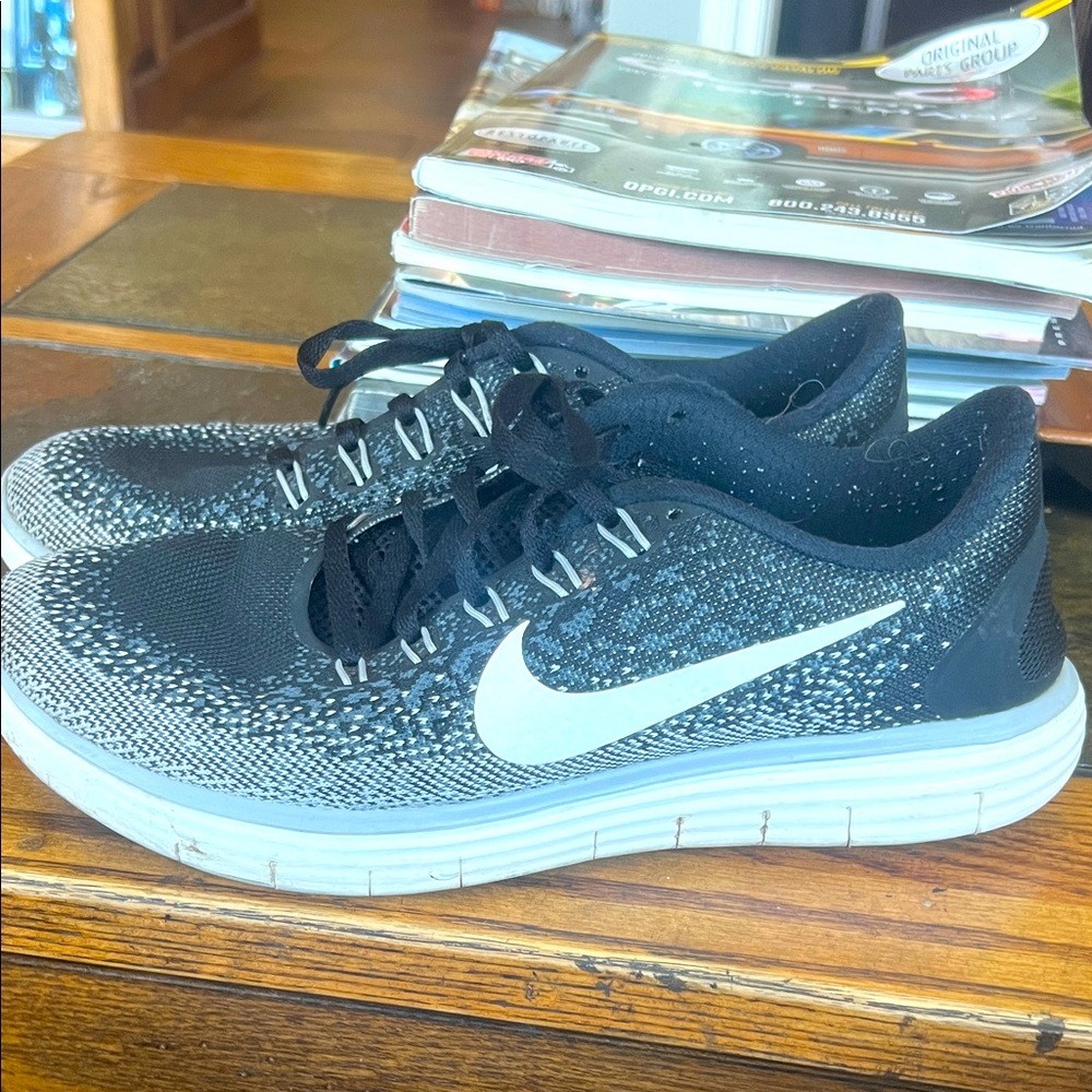 Nike Black and White Running Shoes